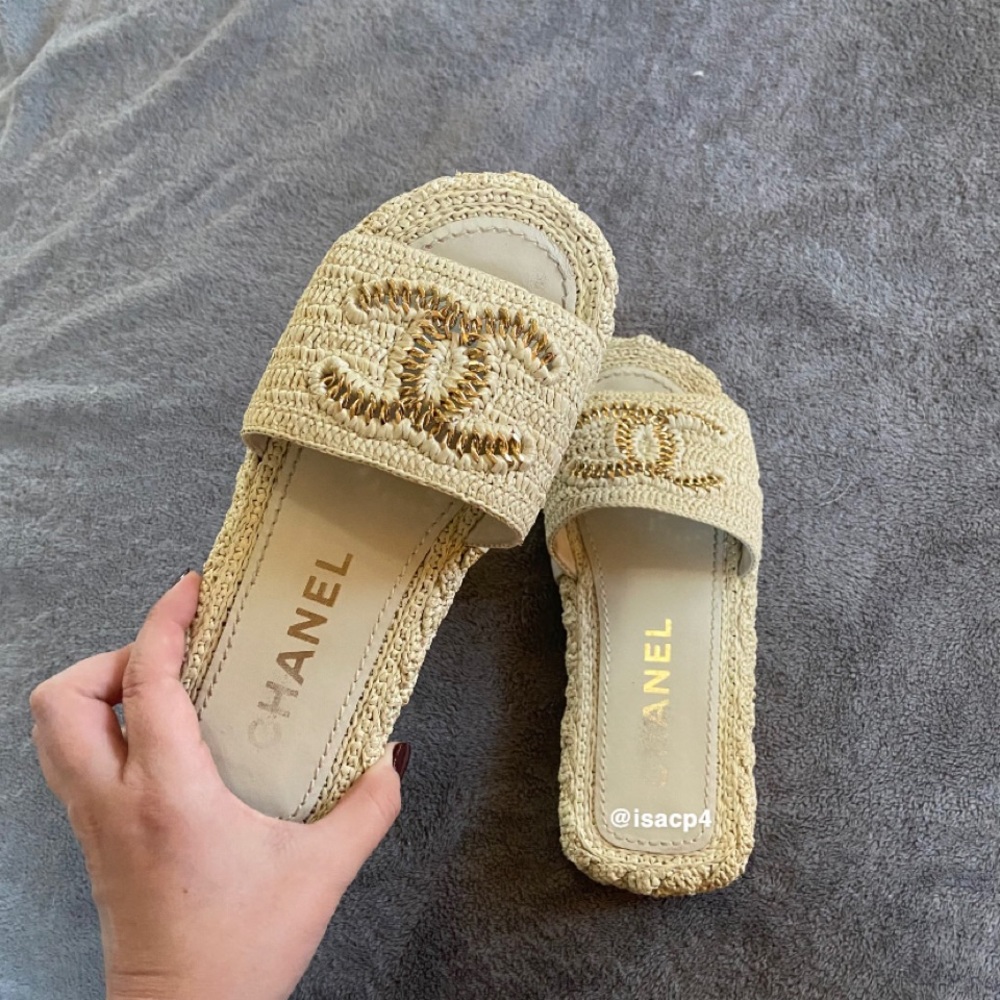 CHANEL Beige Raffia Slide Sandals with Gold Logo